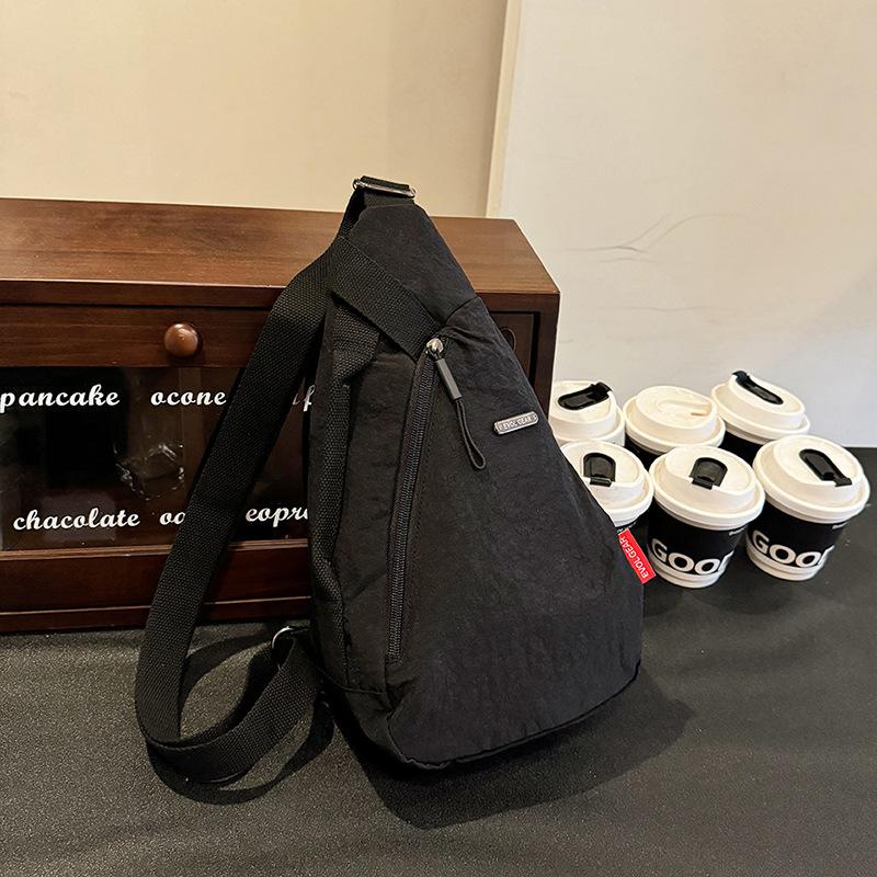 Fashionable Sporty Crossbody Bag Unisex Lightweight Waist Pack Single Shoulder Sling Bag for Men and Women Mobile Phone Bag
Fashionable Sporty Crossbody Bag Unisex Lightweight Waist Pack Single Shoulder Sling Bag for Men and Women Mobile Phone Bag