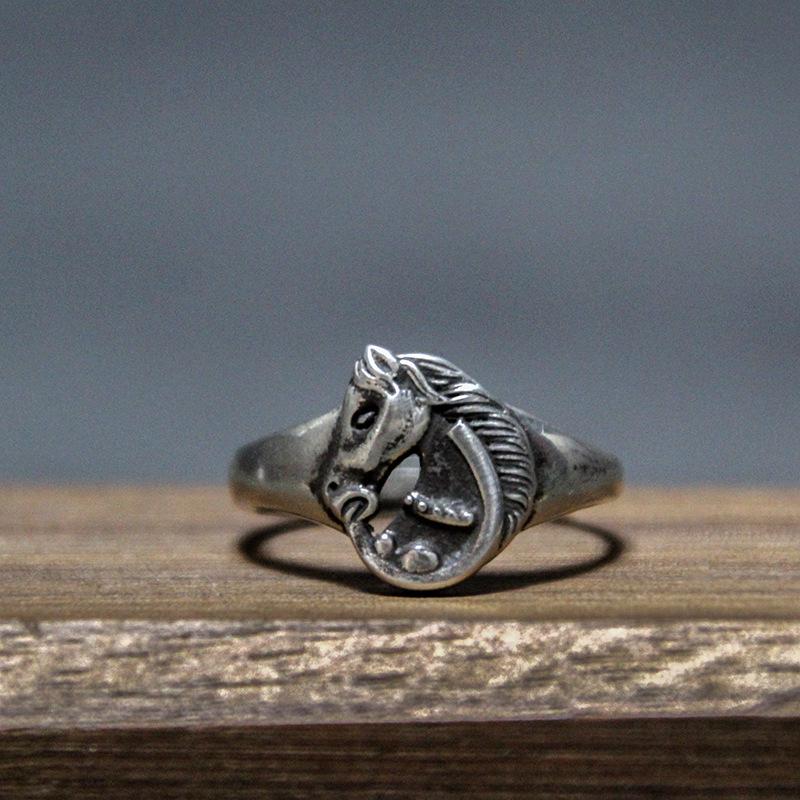 Yin Taifei Ethnic Horse Head Ring: Adjustable Sterling Silver Vintage Ring for Men and Women with 3D Horse Totem. Open Adjustable
Yin Taifei Ethnic Horse Head Ring: Adjustable Sterling Silver Vintage Ring for Men and Women with 3D Horse Totem. Open Adjustable