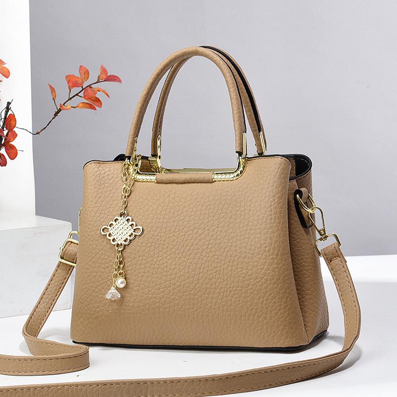 New bag women s texture 2025 fashion handbag one shoulder oblique span bag women чорний
New bag women s texture 2025 fashion handbag one shoulder oblique span bag women чорний