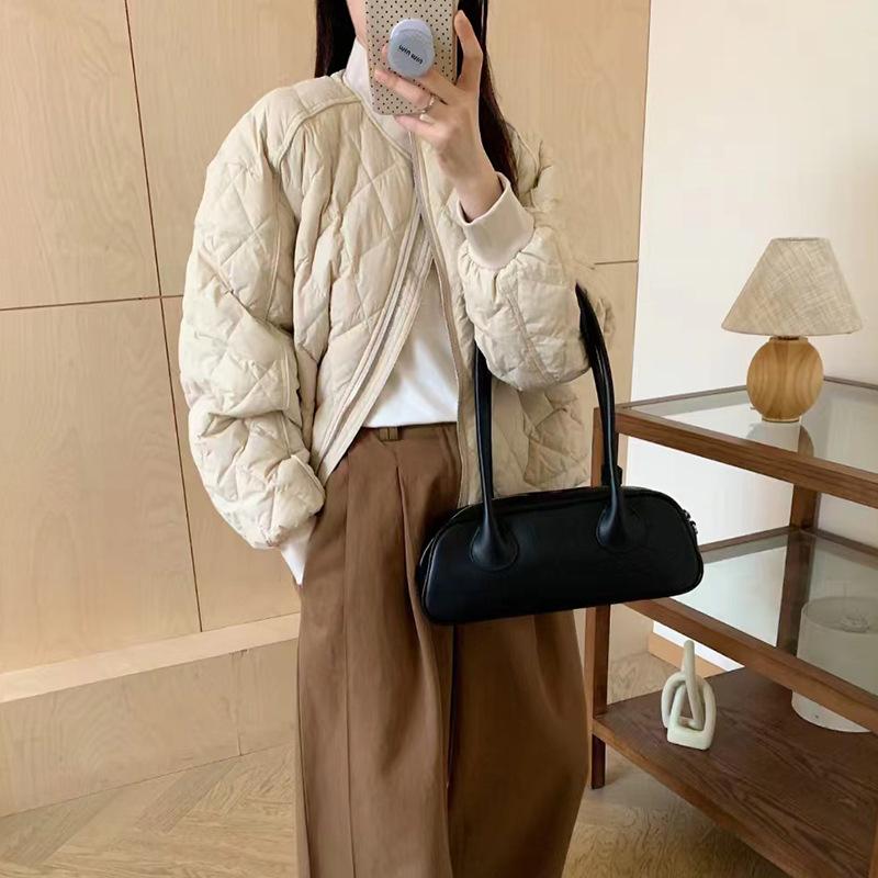 Baseball collar short down jacket women s 2025 winter fashion retro lightweight thickened white duck down rhombus bread jacket tide one size fits all
Baseball collar short down jacket women s 2025 winter fashion retro lightweight thickened white duck down rhombus bread jacket tide one size fits all