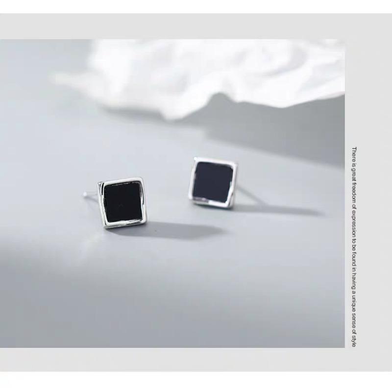 Черные квадратные серьги, новые женские легкие роскошные модные серьги Senior Sense, серьги для темперамента
Черные квадратные серьги, новые женские легкие роскошные модные серьги Senior Sense, серьги для темперамента