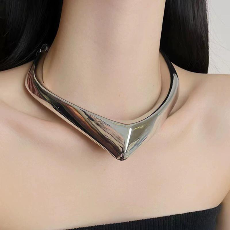 Fashionable Elegant And Trendy Necklaces With Open Hearts Personalized Jewelry Accessories For Ladies Gatherings Other
Fashionable Elegant And Trendy Necklaces With Open Hearts Personalized Jewelry Accessories For Ladies Gatherings Other