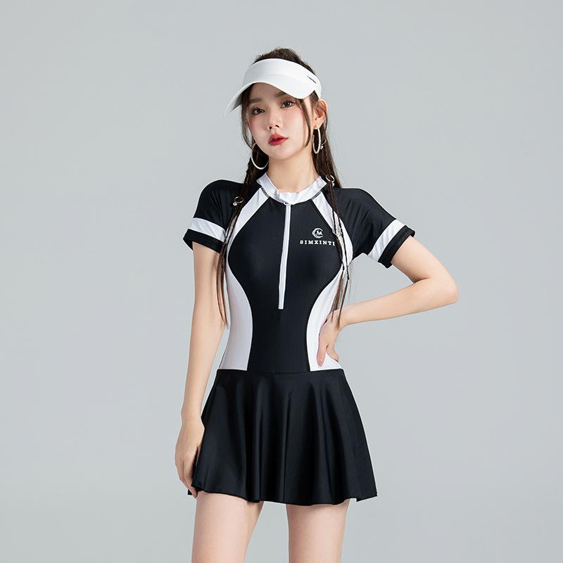 Sports Short Sleeve One-piece Swimsuit Youth Vitality Skinny Fashion Student Seaside Beach Vacation Swimsuit M
Sports Short Sleeve One-piece Swimsuit Youth Vitality Skinny Fashion Student Seaside Beach Vacation Swimsuit M