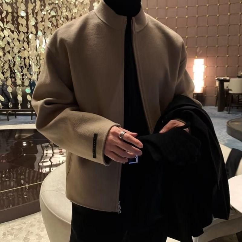 Men s Trendy Wool Bomber Jacket, Korean Style, Stand Collar, Solid Color – Perfect for Spring and Autumn. 3XL хакі
Men s Trendy Wool Bomber Jacket, Korean Style, Stand Collar, Solid Color – Perfect for Spring and Autumn. 3XL хакі