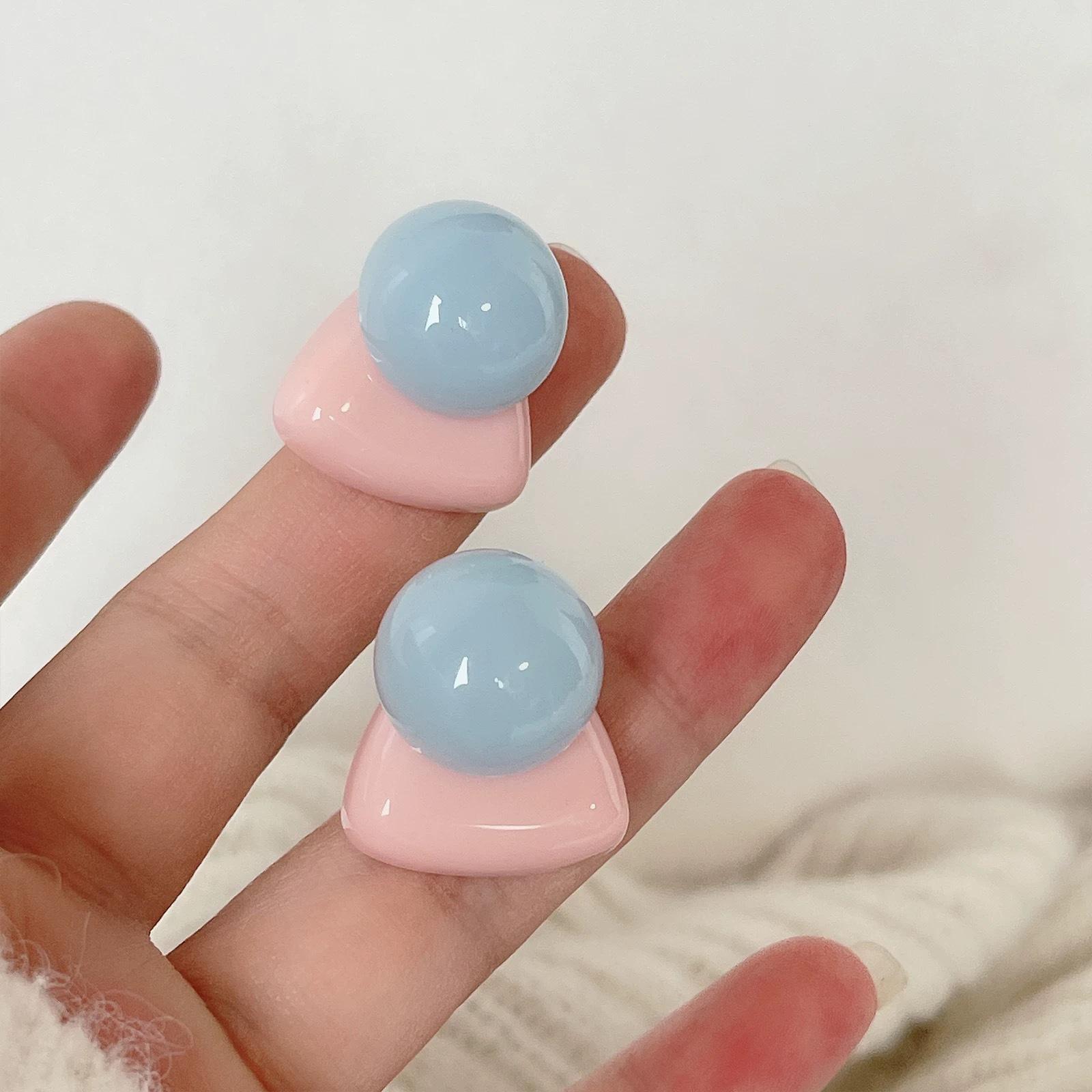 Summer geometric contrasting stud earrings New year earrings Design sense earrings Simple sweet ears Girl earrings Women
Summer geometric contrasting stud earrings New year earrings Design sense earrings Simple sweet ears Girl earrings Women