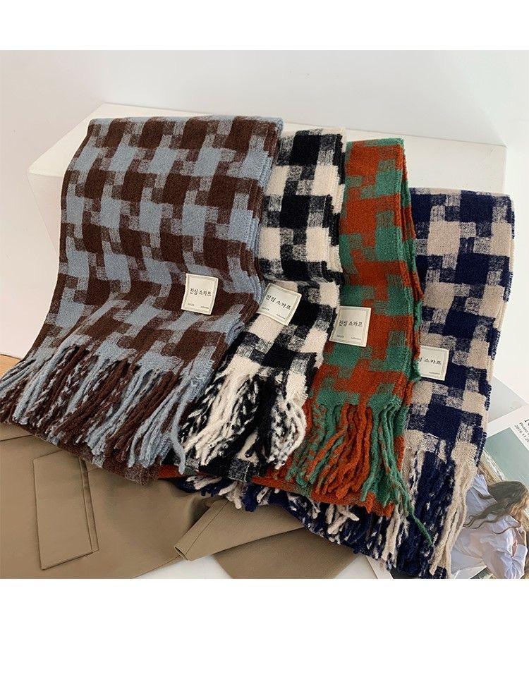 Autumn And Winter Japanese Plaid Scarf
Autumn And Winter Japanese Plaid Scarf