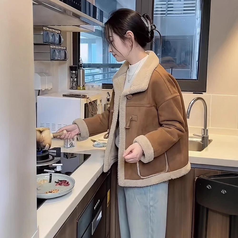 Women s European-Style Korean Suede Lamb Wool Fur Coat, Long-Sleeve, Loose Fit, Autumn/Winter Warm Top XL
Women s European-Style Korean Suede Lamb Wool Fur Coat, Long-Sleeve, Loose Fit, Autumn/Winter Warm Top XL