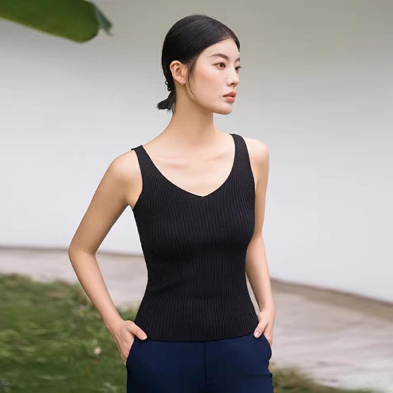Versatile Slimming V-Neck White Tank Top - High Elastic, Stylish & Sleeveless Extra Large
Versatile Slimming V-Neck White Tank Top - High Elastic, Stylish & Sleeveless Extra Large
