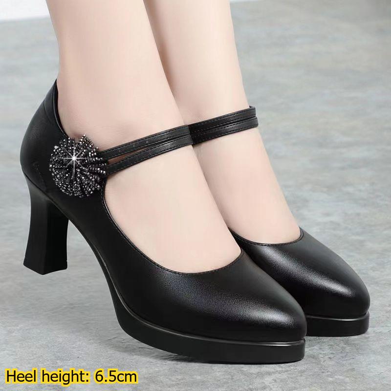 New Spring/Autumn Style Low-Cut Runway Shoes, Height-Increasing, Slimming, Solid Color Women s Fashionable and Versatile High Heels 40
New Spring/Autumn Style Low-Cut Runway Shoes, Height-Increasing, Slimming, Solid Color Women s Fashionable and Versatile High Heels 40