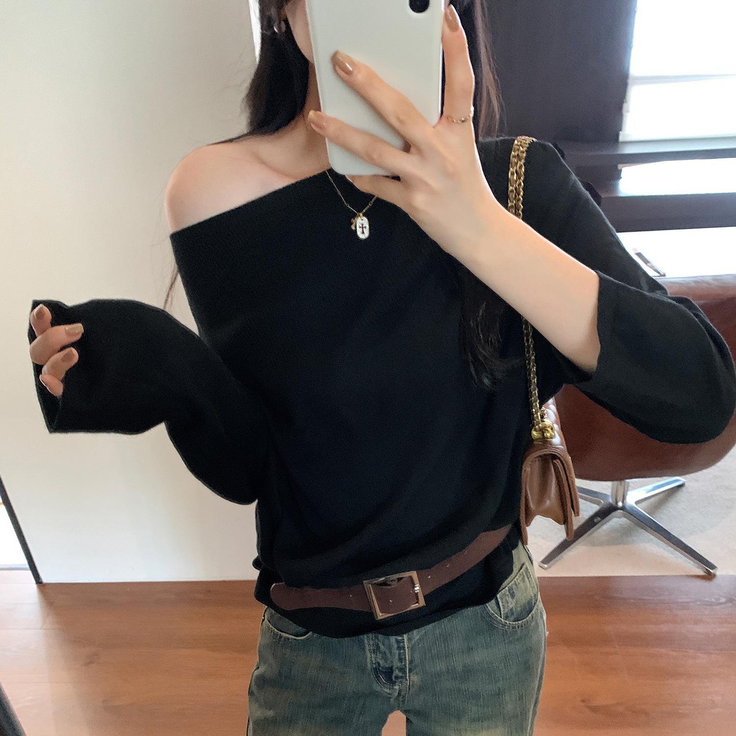 Women s European-Style Loose One-Shoulder Knit Top, Autumn/Winter 2025 Medium
Women s European-Style Loose One-Shoulder Knit Top, Autumn/Winter 2025 Medium
