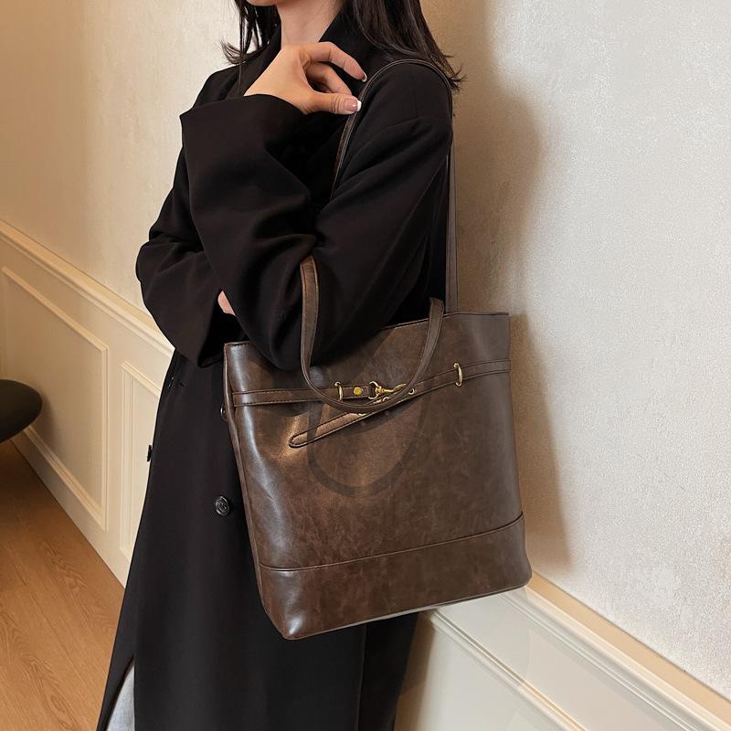 Ретро рюкзак сумка женская модная сумка для дальних поездок большая вместительная сумка через плечо темно-коричневого
Ретро рюкзак сумка женская модная сумка для дальних поездок большая вместительная сумка через плечо темно-коричневого