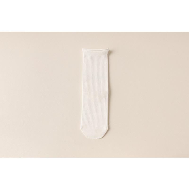 Женские весенне-осенние трендовые ретро хлопковые носки с роликовым краем в рубчик 1 pair белый
Женские весенне-осенние трендовые ретро хлопковые носки с роликовым краем в рубчик 1 pair белый