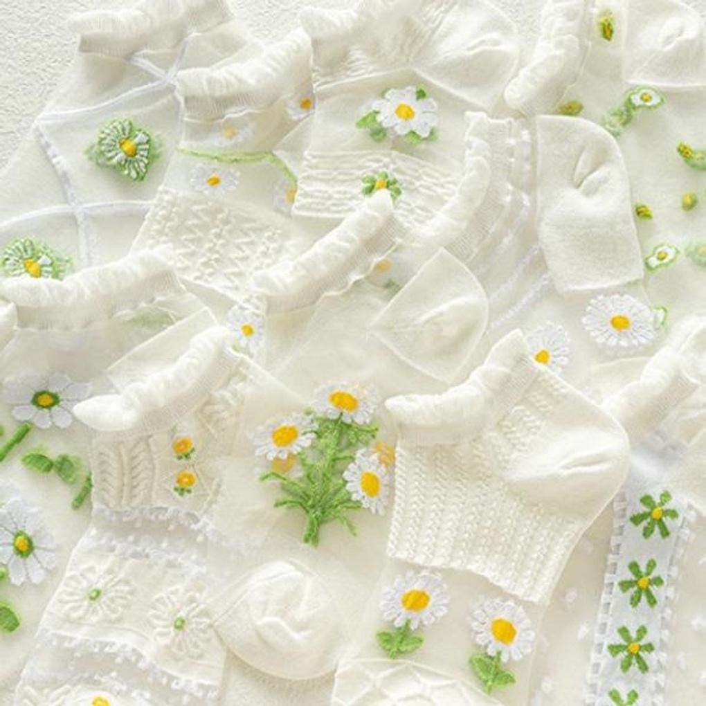 White Morning Flower See-Through Slippers, 10-Piece Set 10-piece set
White Morning Flower See-Through Slippers, 10-Piece Set 10-piece set