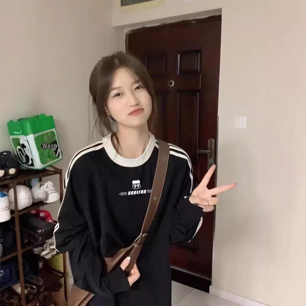 Women s Three-Bar Long-Sleeve Sweatshirt - Slimming, Casual, Loose Fit for Spring & Autumn M
Women s Three-Bar Long-Sleeve Sweatshirt - Slimming, Casual, Loose Fit for Spring & Autumn M