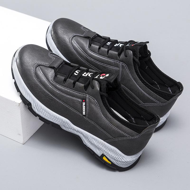 Осень и зима 2025 года, мужские туфли на платформе, кожаная поверхность, мужские, на шнуровке, с низким верхом, для бега, повседневные, спортивные, нескользящие и износостойкие 39 серый
Осень и зима 2025 года, мужские туфли на платформе, кожаная поверхность, мужские, на шнуровке, с низким верхом, для бега, повседневные, спортивные, нескользящие и износостойкие 39 серый