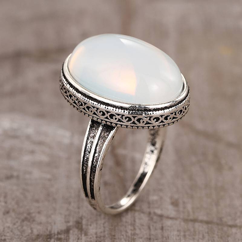 Huitan Elegant Women Ring with Oval Imitation Opal Party Charming Vintage Accessories Engrave Design Copper Color Lady Zircon 6
Huitan Elegant Women Ring with Oval Imitation Opal Party Charming Vintage Accessories Engrave Design Copper Color Lady Zircon 6