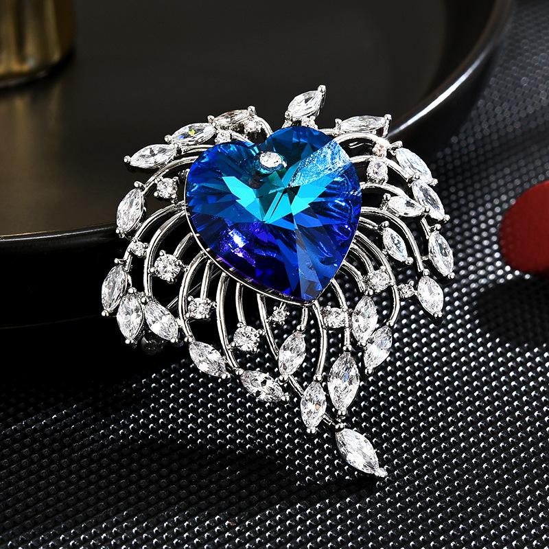 Women s Fashion Luxury Exquisite Blue Heart Brooch Creative And Personalized Design Brooch Dress Suit Accessories
Women s Fashion Luxury Exquisite Blue Heart Brooch Creative And Personalized Design Brooch Dress Suit Accessories