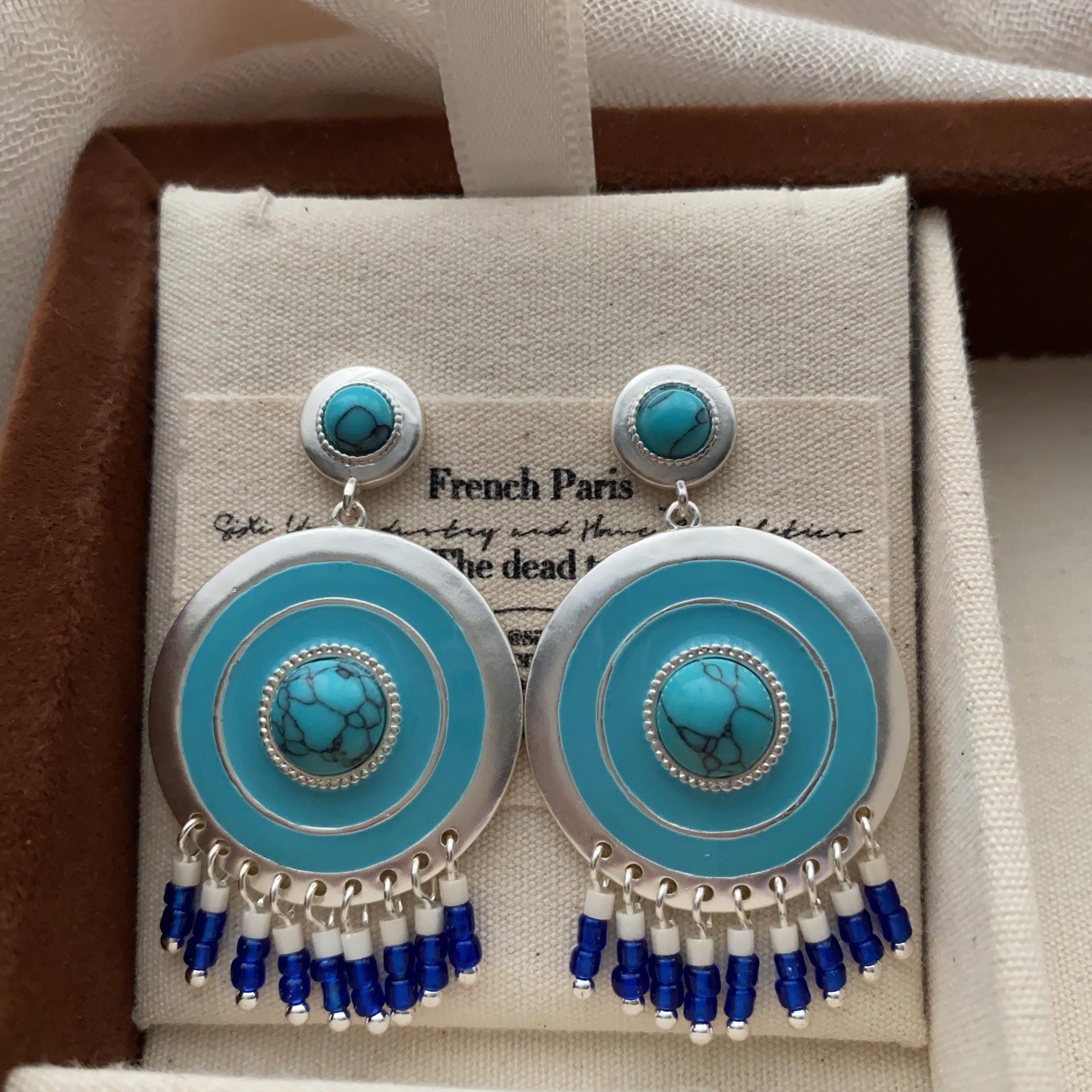 Customized ethnic exotic style pendant, fringed earrings, studs, women s literary and retro earrings, exquisite elegance, fashionable and sweet.
Customized ethnic exotic style pendant, fringed earrings, studs, women s literary and retro earrings, exquisite elegance, fashionable and sweet.