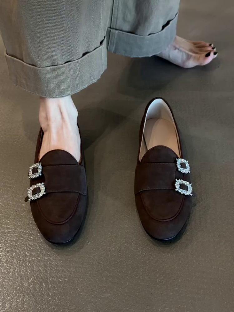 Версия из овчины~ ретро простые туфли-лоферы с квадратной пряжкой со стразами, женская новая мода 2025 года, не утомляют, лоферы на одной педали 40
Версия из овчины~ ретро простые туфли-лоферы с квадратной пряжкой со стразами, женская новая мода 2025 года, не утомляют, лоферы на одной педали 40