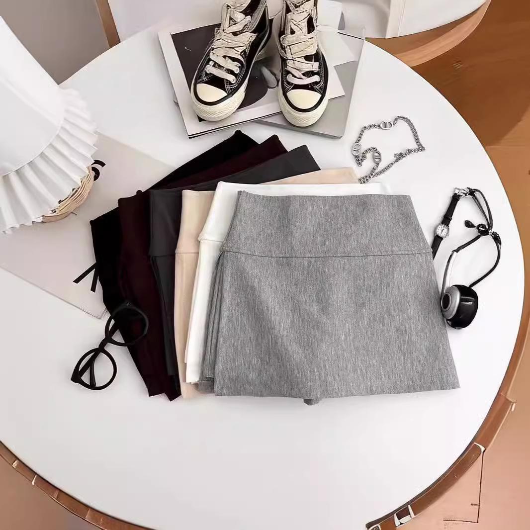 Women s Black Sporty Midi Skirt - 2024 Summer A-line Design with Slit, Slim Fit, Fashionable, Casual. L абрикосовий
Women s Black Sporty Midi Skirt - 2024 Summer A-line Design with Slit, Slim Fit, Fashionable, Casual. L абрикосовий