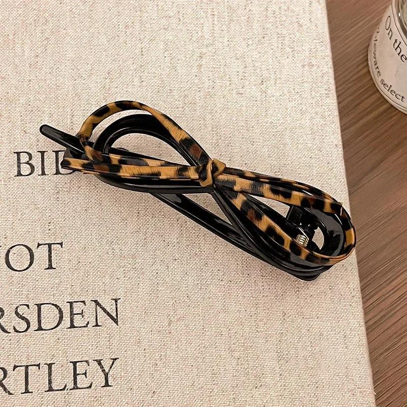 Korean Bow Hair Clips Leopard Twist Clip PU-Leather Korean Simple Women Acrylic Hairpin Elegant Hairgrip Vintage Hair Accessory леопардовый
Korean Bow Hair Clips Leopard Twist Clip PU-Leather Korean Simple Women Acrylic Hairpin Elegant Hairgrip Vintage Hair Accessory леопардовый