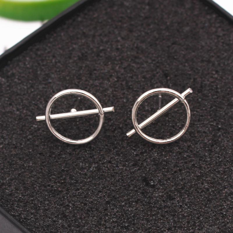 New Round Dangle Earrings for Women Punk Personality Hanging Earrings Circle Pendants Drop Earrings pendientes mujer
New Round Dangle Earrings for Women Punk Personality Hanging Earrings Circle Pendants Drop Earrings pendientes mujer