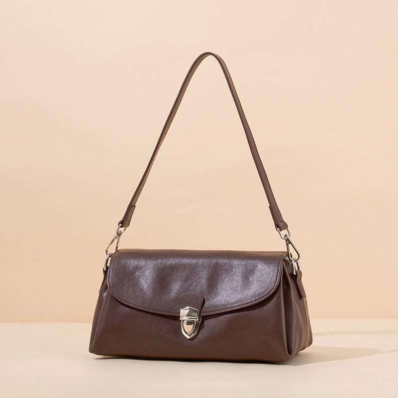 Trendy Retro Leather Women s Bag With Crystal Vegetable Tanned Top Layer Underarm Tongqin Crossbody Shoulder 27x12x14CM
Trendy Retro Leather Women s Bag With Crystal Vegetable Tanned Top Layer Underarm Tongqin Crossbody Shoulder 27x12x14CM