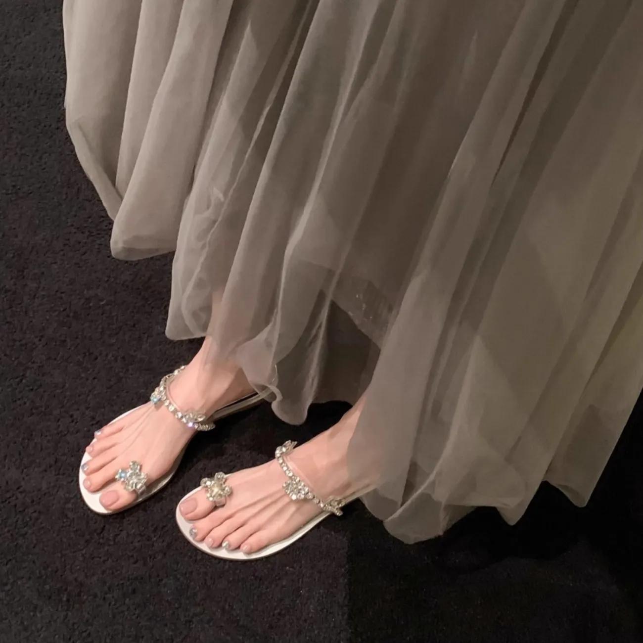 Fairy wind! Rhinestone cool slippers, women wear new slope heels, toe versatile flat bottom one-word slippers 35
Fairy wind! Rhinestone cool slippers, women wear new slope heels, toe versatile flat bottom one-word slippers 35