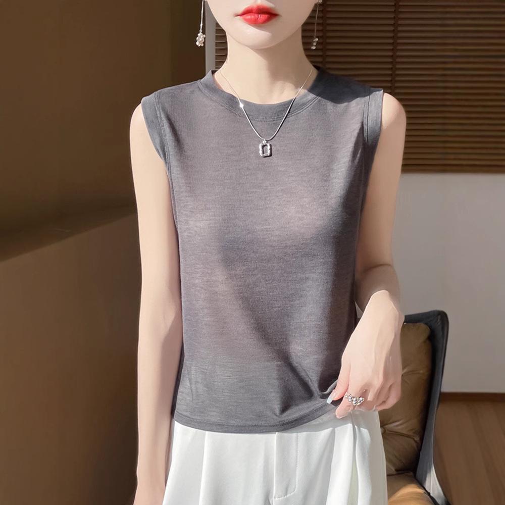 Slim Fit Women s Sleeveless Knitwear - Versatile Round Neck Summer Outerwear XL for 130-145 lbs
Slim Fit Women s Sleeveless Knitwear - Versatile Round Neck Summer Outerwear XL for 130-145 lbs