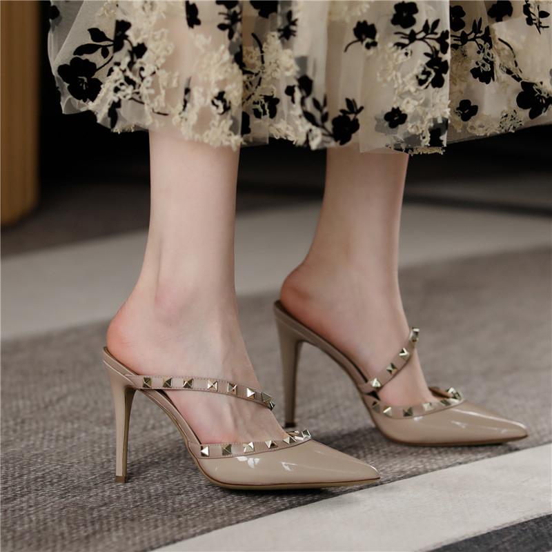 New Women Summer High Heels Mules Slippers Ladies Pointed To Sexy Rivets Outside Shoes Woman Fashion Sandals Zapatos Mujer 39
New Women Summer High Heels Mules Slippers Ladies Pointed To Sexy Rivets Outside Shoes Woman Fashion Sandals Zapatos Mujer 39