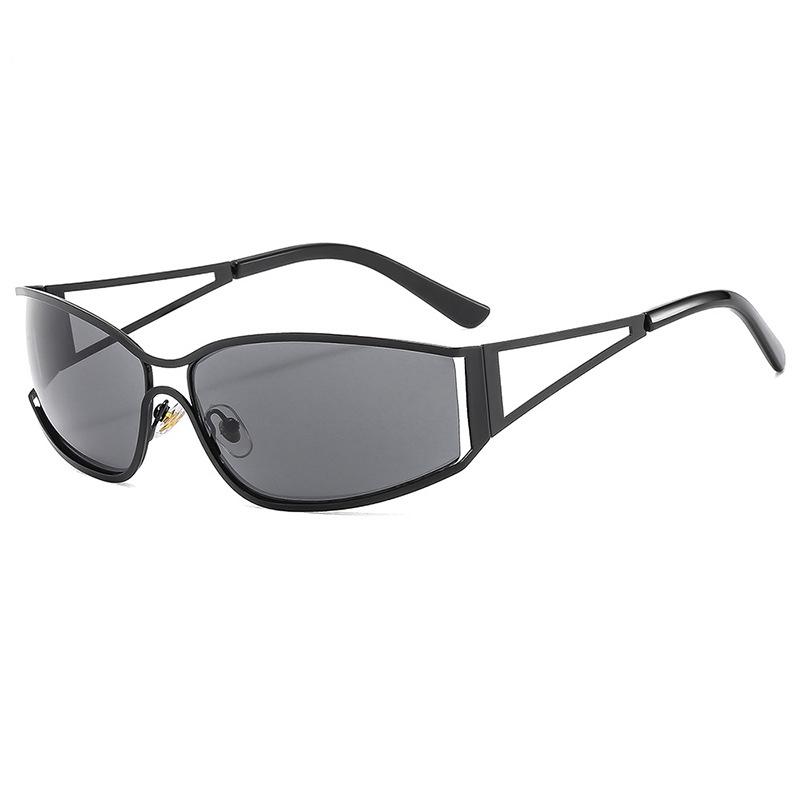 Retro Hollow Sunglasses Summer Trendy Fashion Metal Frame Outdoor Street Style Personalized Cut-edged Design
Retro Hollow Sunglasses Summer Trendy Fashion Metal Frame Outdoor Street Style Personalized Cut-edged Design