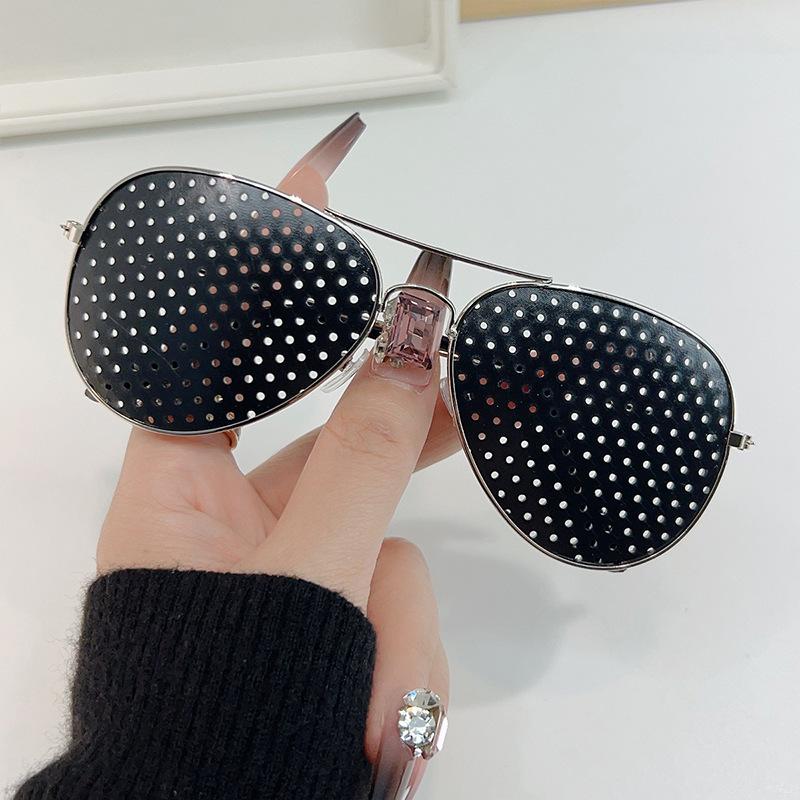 Новые очки для коррекции зрения с точечными отверстиями, офтальмологические очки для улучшения зрения, очки против усталости, защита глаз от экрана ПК и ноутбука
Новые очки для коррекции зрения с точечными отверстиями, офтальмологические очки для улучшения зрения, очки против усталости, защита глаз от экрана ПК и ноутбука