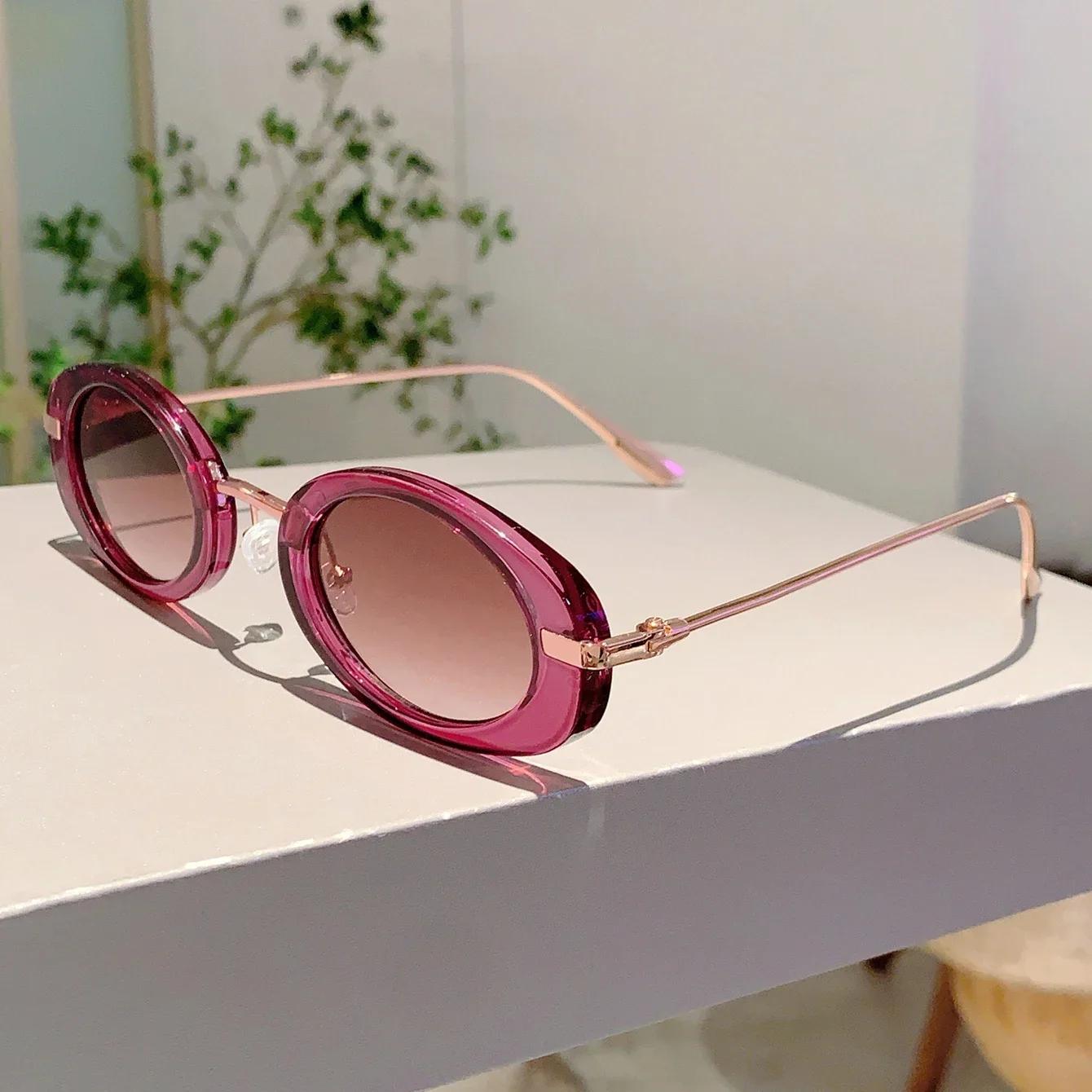Small Oval Frame Retro Sunglasses Luxury Metal Designer Shades Women s Trendy Fashion Brand Leopard Beach Sun Glasses for Lady as picture shows
Small Oval Frame Retro Sunglasses Luxury Metal Designer Shades Women s Trendy Fashion Brand Leopard Beach Sun Glasses for Lady as picture shows