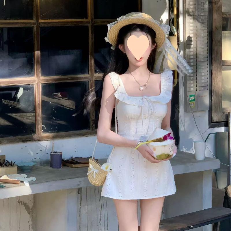 Elegant French Lace-Up White Summer Dress with Ruffle and Cap Sleeves M (95-105 jin)
Elegant French Lace-Up White Summer Dress with Ruffle and Cap Sleeves M (95-105 jin)