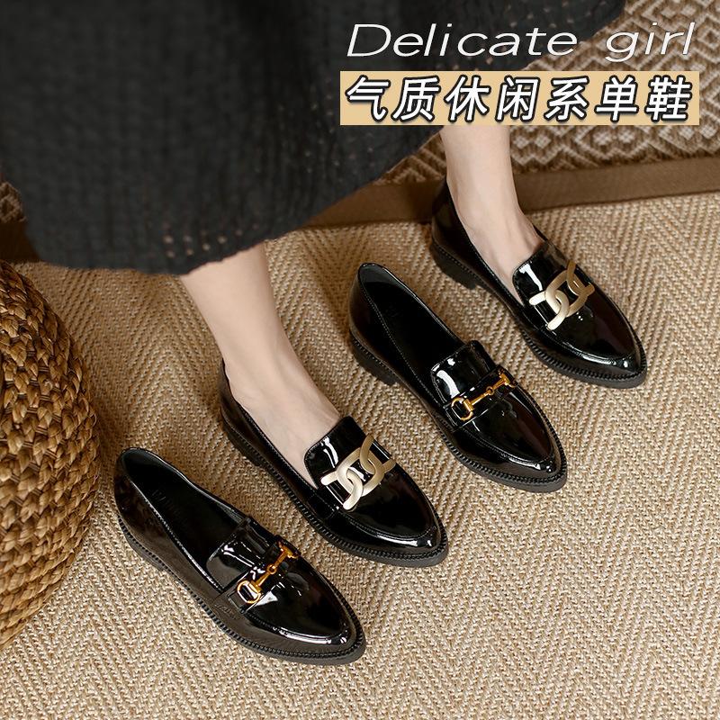 Small leather shoes for women s new spring and autumn retro thick heel pointed soft sole inner height-increasing single shoes for women 34 чорний
Small leather shoes for women s new spring and autumn retro thick heel pointed soft sole inner height-increasing single shoes for women 34 чорний