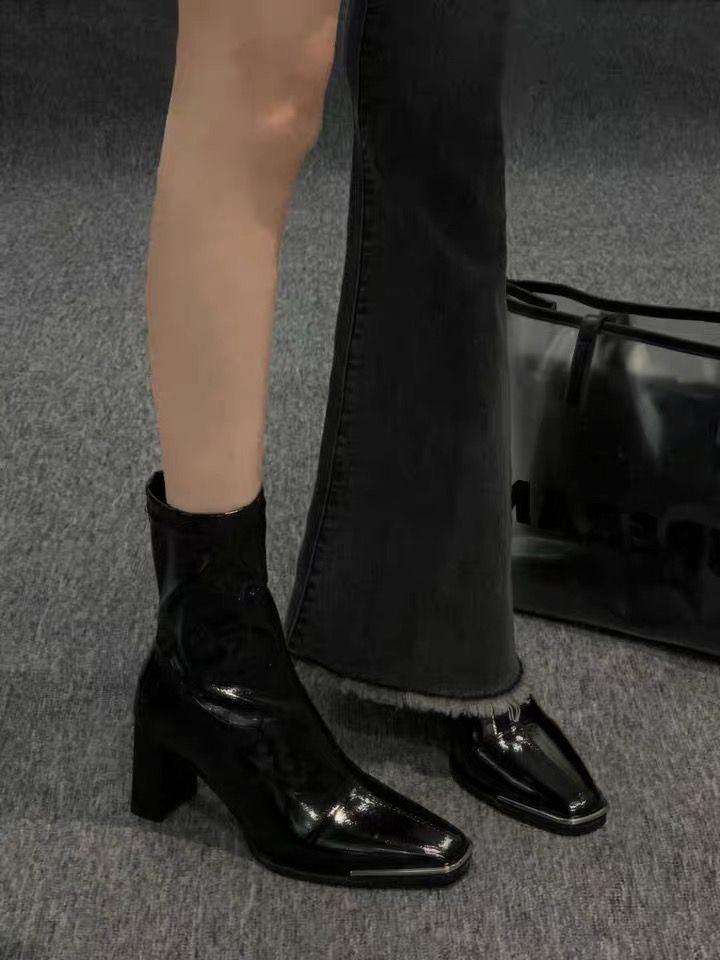 High-heeled short boots women s 2025 new autumn and winter Kendou same patent leather thick heel advanced thin boots short single boots 35
High-heeled short boots women s 2025 new autumn and winter Kendou same patent leather thick heel advanced thin boots short single boots 35