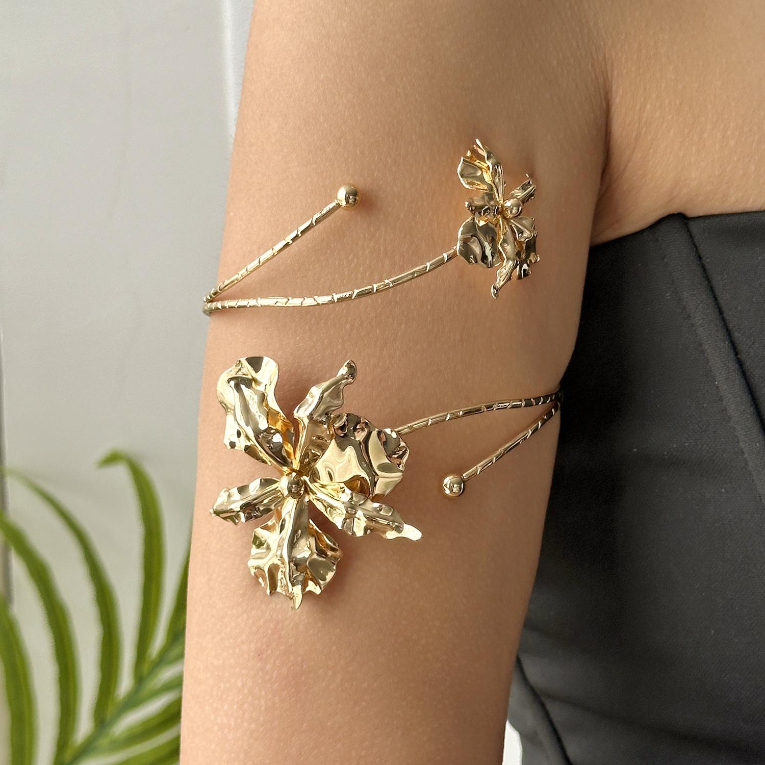 Elegant Sexy Floral Open Cuff Armlet for Women Vintage Enamel Glaze Craft Flower Upper Arm Bracelet Party Holiday Jewelry Gift
Elegant Sexy Floral Open Cuff Armlet for Women Vintage Enamel Glaze Craft Flower Upper Arm Bracelet Party Holiday Jewelry Gift