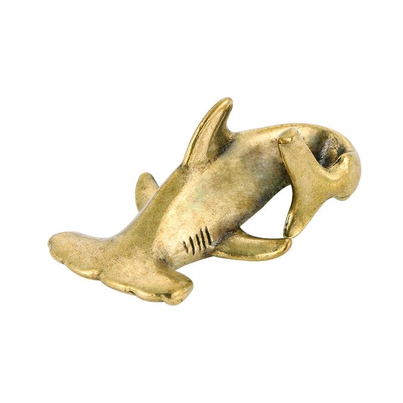 Creative Simulation Hammerhead Shark Brass Ornament Made of Antique Antique Cute Shark Tabletop Tea Pet Decoration Birthday Gift
Creative Simulation Hammerhead Shark Brass Ornament Made of Antique Antique Cute Shark Tabletop Tea Pet Decoration Birthday Gift