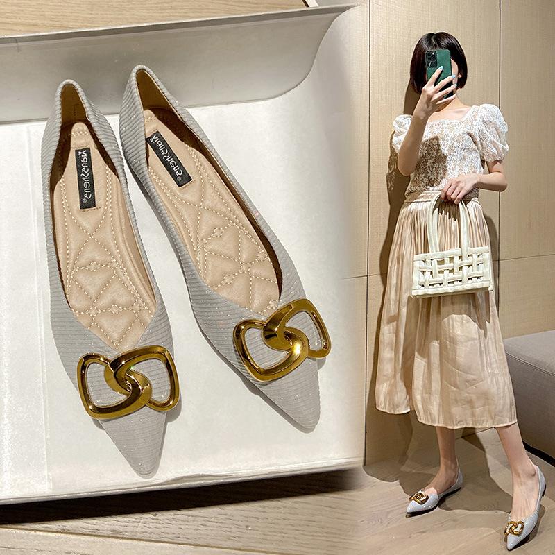Pointed single shoes women s new shallow mouth ladyshoes soft sole Doudou shoes flat sole large size 40-43 autumn 34 зелений
Pointed single shoes women s new shallow mouth ladyshoes soft sole Doudou shoes flat sole large size 40-43 autumn 34 зелений