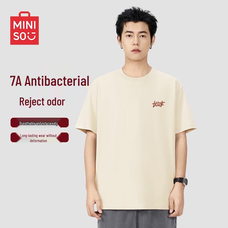 MINISO Men s American Letter Round Neck T-shirt L
MINISO Men s American Letter Round Neck T-shirt L
