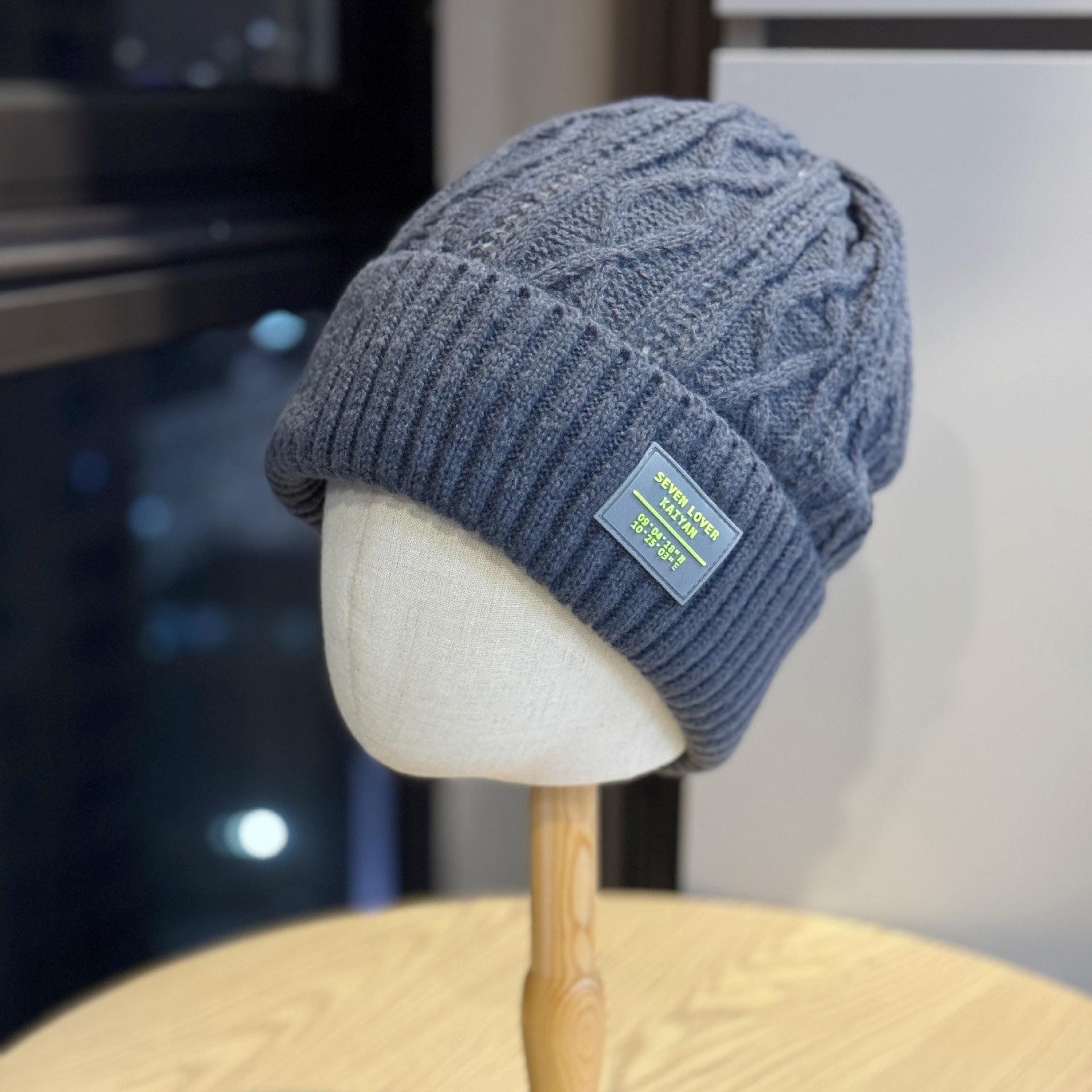 New style fleece-lined knitted hat for women, autumn and winter, warm, ear-protecting, Maillard Korean style, face-slimming, pullover, rolled edge, Adult54-60Average Size сірий колір
New style fleece-lined knitted hat for women, autumn and winter, warm, ear-protecting, Maillard Korean style, face-slimming, pullover, rolled edge, Adult54-60Average Size сірий колір