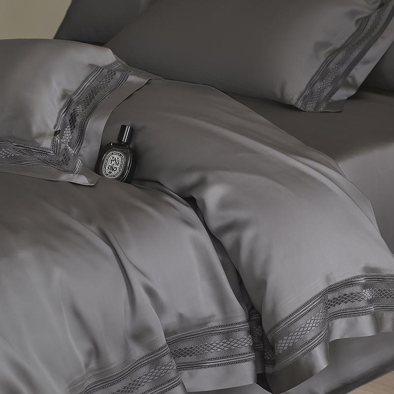 4Pcs Natural Lyocell Eucalyptus Fiber Soft Silky Bedding Set Luxury Embroidery Duvet Cover Bed Sheet/Fitted Sheet Pillowcases Fitted Bed Sheet&Queen 200X230cm 4pcs сірий
4Pcs Natural Lyocell Eucalyptus Fiber Soft Silky Bedding Set Luxury Embroidery Duvet Cover Bed Sheet/Fitted Sheet Pillowcases Fitted Bed Sheet&Queen 200X230cm 4pcs сірий