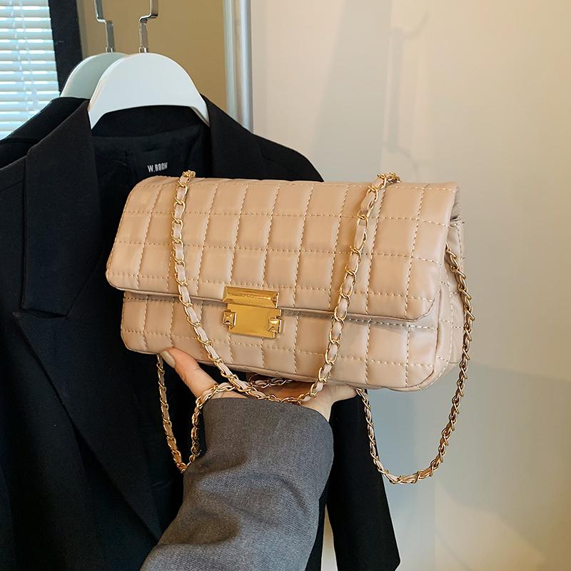 Новая летняя универсальная сумка через плечо с цепочкой, модная сумка на одно плечо с вышитой нитью Lingge
Новая летняя универсальная сумка через плечо с цепочкой, модная сумка на одно плечо с вышитой нитью Lingge