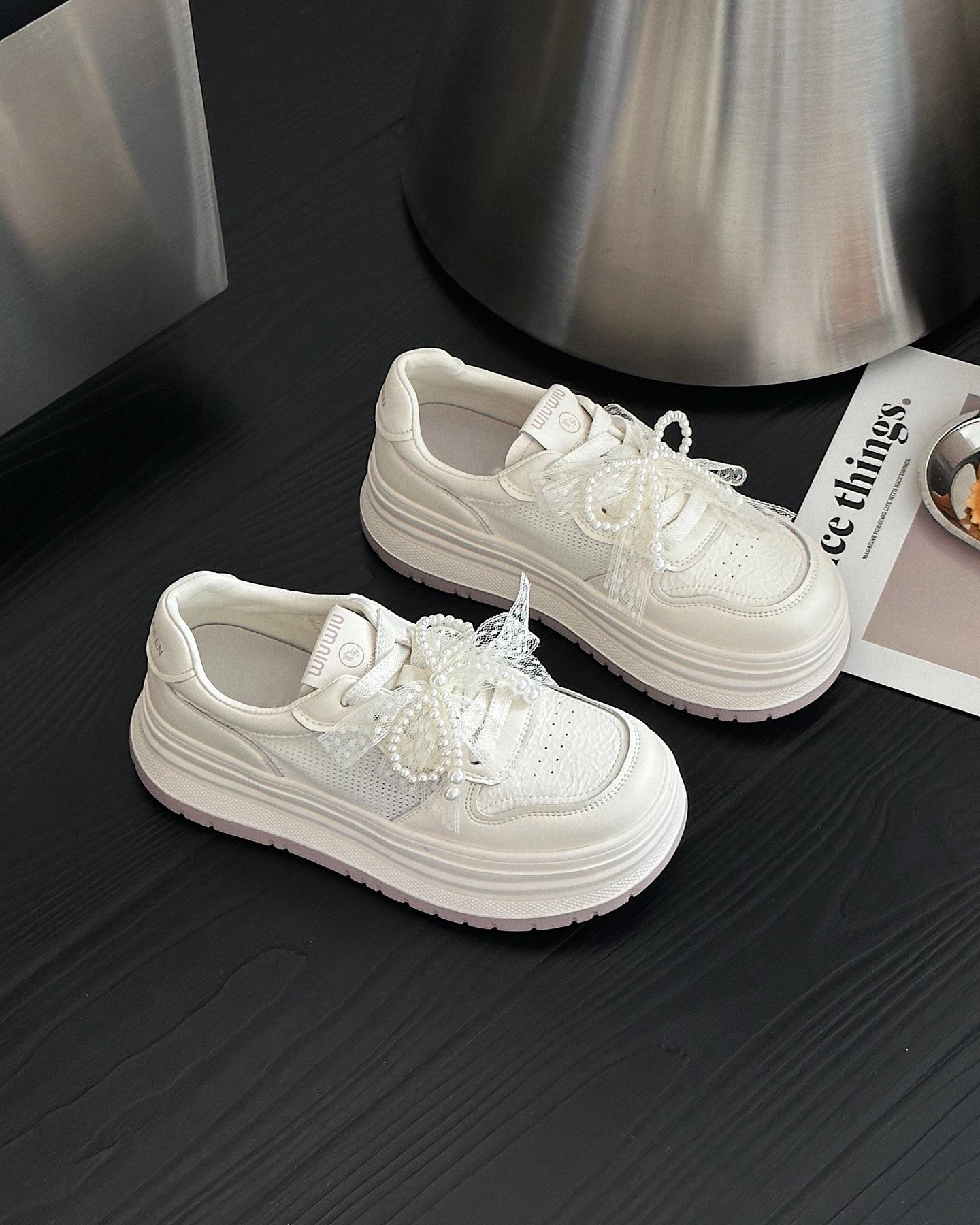 Leather mesh breathable little white shoes women s summer new lightweight thick sole heightening versatile casual sports shoes 35
Leather mesh breathable little white shoes women s summer new lightweight thick sole heightening versatile casual sports shoes 35