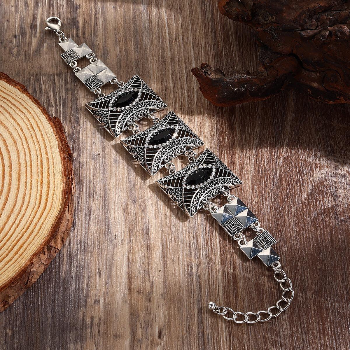 Женские ретро-браслеты в этническом стиле с бриллиантами, богемные универсальные украшения из сплава, аксессуары для путешествий и отпуска чёрный
Женские ретро-браслеты в этническом стиле с бриллиантами, богемные универсальные украшения из сплава, аксессуары для путешествий и отпуска чёрный