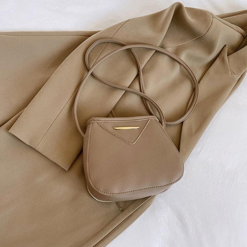 This year s popular small bag women s 2025 new summer versatile shoulder messenger bag texture contrasting color child and mother bucket bag хаки
This year s popular small bag women s 2025 new summer versatile shoulder messenger bag texture contrasting color child and mother bucket bag хаки