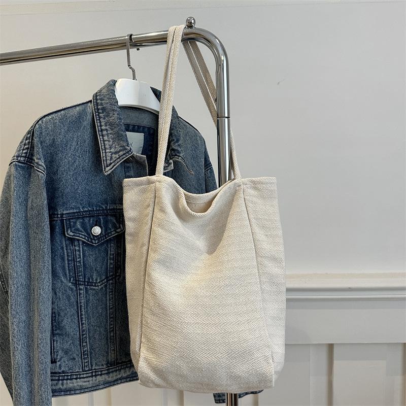 2025 Autumn Stripe Canvas Bag, Korean ins Lazy Wind Tote Bag Student Large Capacity Casual Shoulder Bag Female белый
2025 Autumn Stripe Canvas Bag, Korean ins Lazy Wind Tote Bag Student Large Capacity Casual Shoulder Bag Female белый