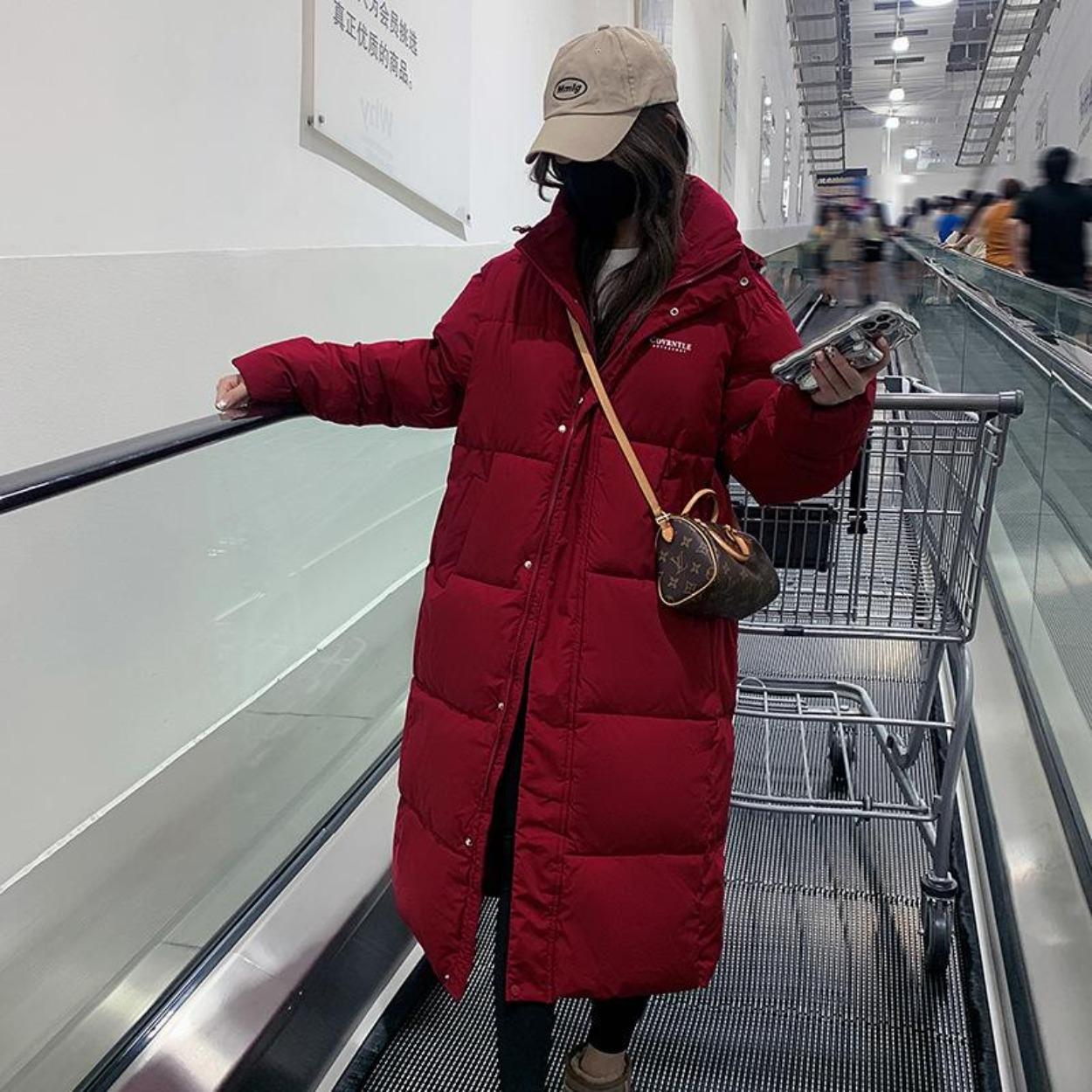 Красный пуховик для женщин зимой Новая длинная куртка с капюшоном толстое пальто S чёрный 
Красный пуховик для женщин зимой Новая длинная куртка с капюшоном толстое пальто S чёрный