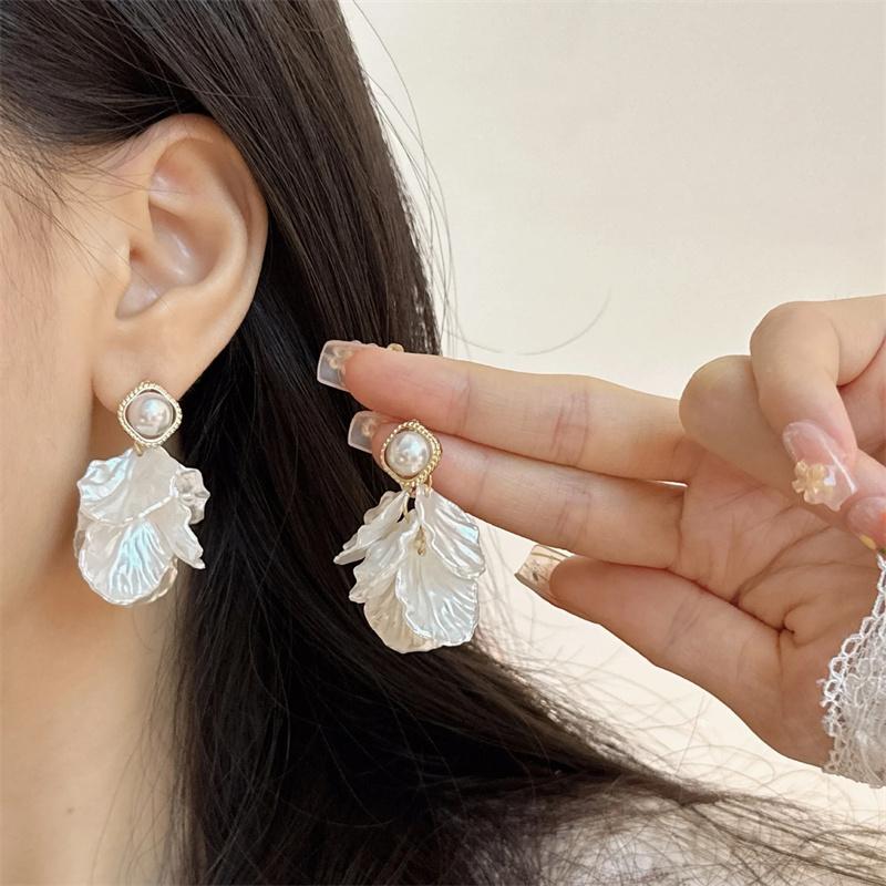 Корея Новый Дизайн Модная Бижутерия Смола Ракушка Бахрома Серьги спереди и сзади Элегантные Женские Аксессуары для Пляжной Вечеринки
Корея Новый Дизайн Модная Бижутерия Смола Ракушка Бахрома Серьги спереди и сзади Элегантные Женские Аксессуары для Пляжной Вечеринки