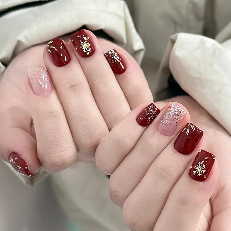 Red Glitter Snowflake Nail Tips: Short, Versatile, Whitening Patches for Autumn/Winter & New Year - One Size False Nails
Red Glitter Snowflake Nail Tips: Short, Versatile, Whitening Patches for Autumn/Winter & New Year - One Size False Nails
